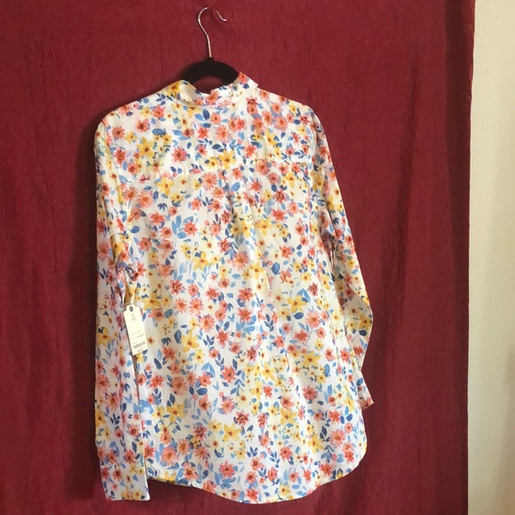 #134 💐NWT Clasic Floral St John’s Bay Button Down💐 - Picture 11 of 17